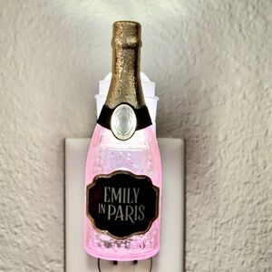 CHAMPAGNE BOTTLE Wallflowers Plug SCENT CONTROL